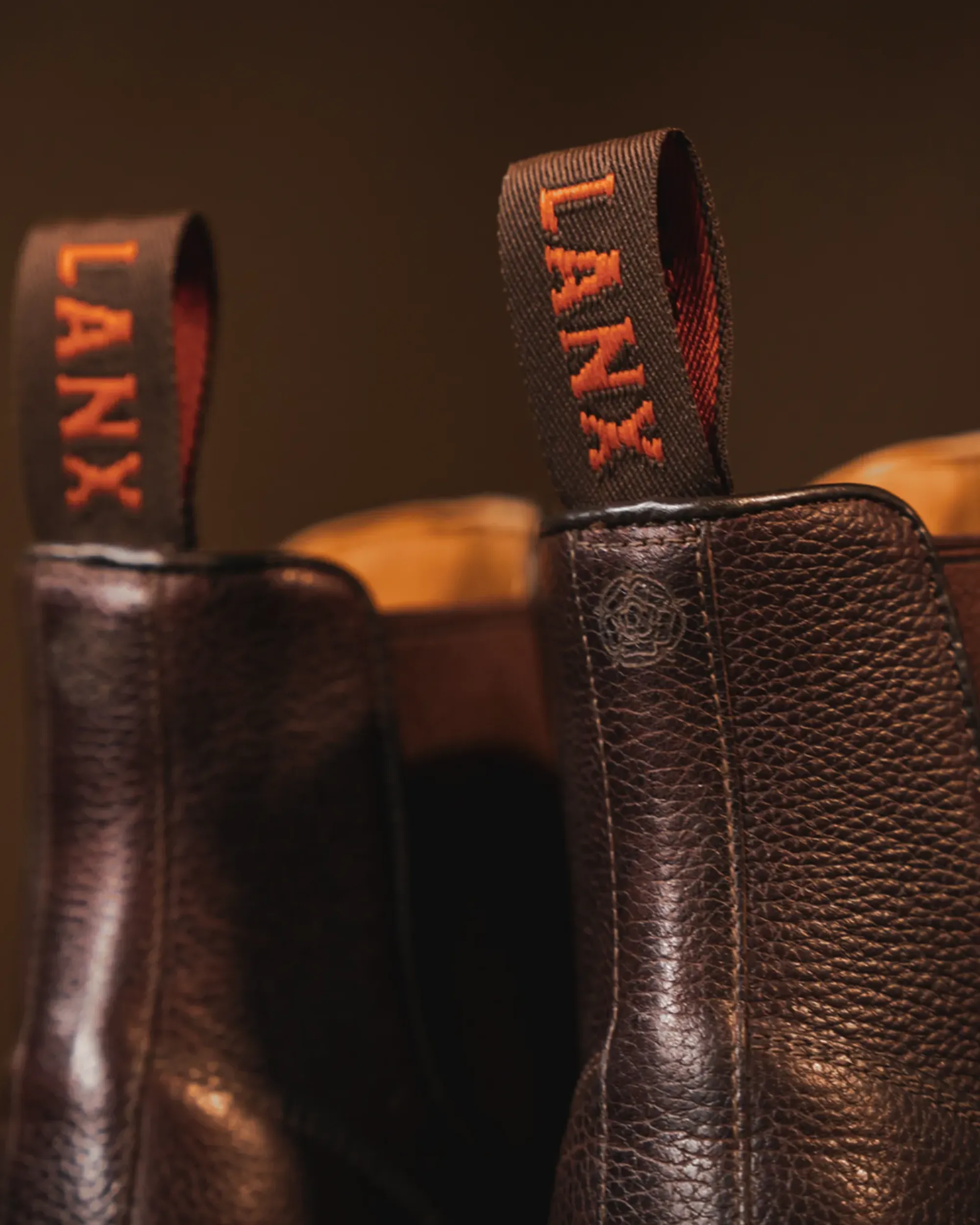 HOGHTON // CHESTNUT GRAINED - Image 5