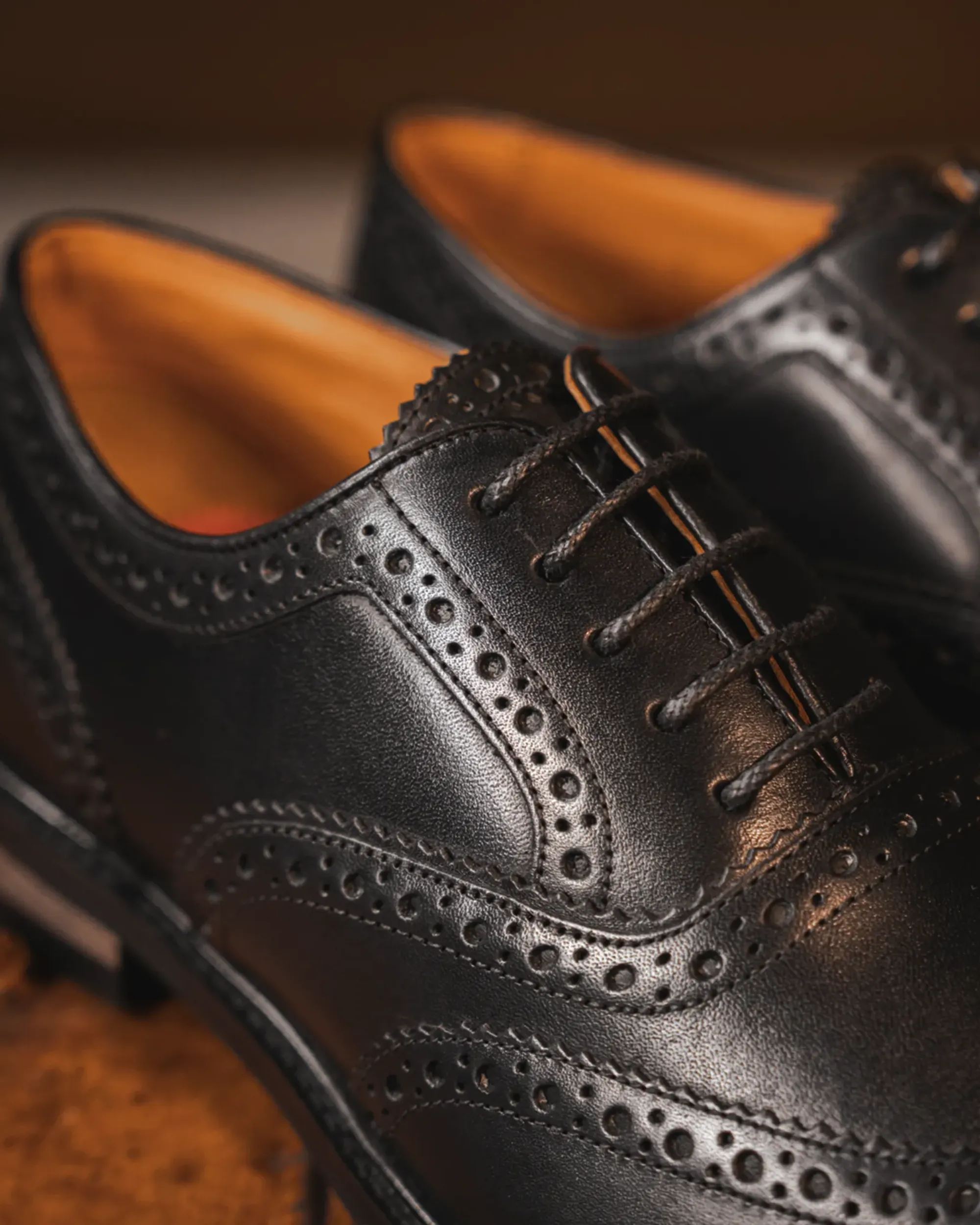SHIREBURN // BLACK - Image 4