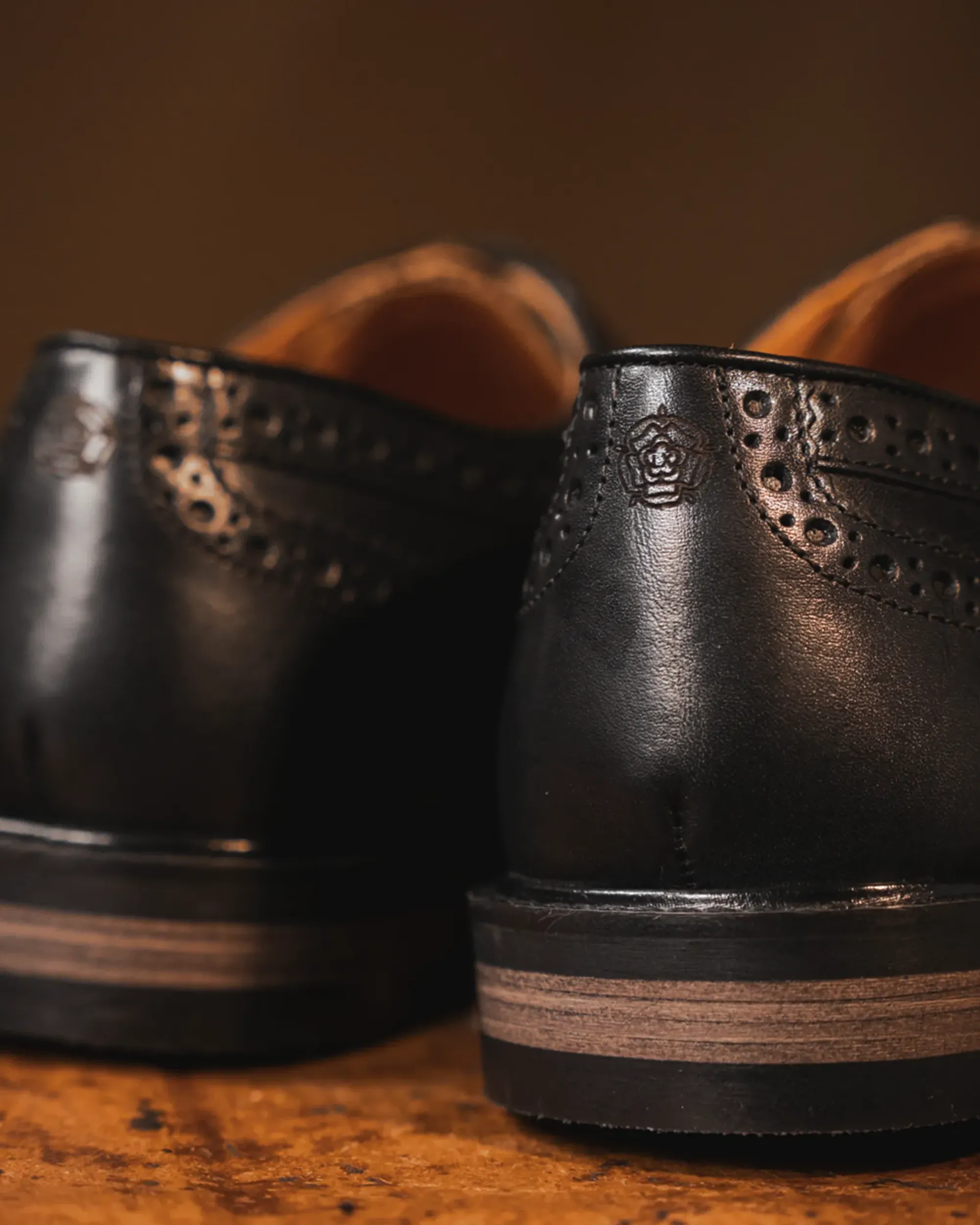 SHIREBURN // BLACK - Image 5